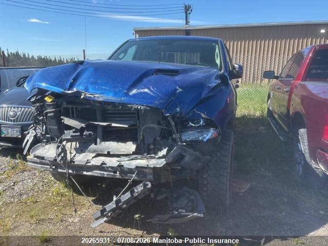 1C6RR7UT4HS773801 Dodge Ram 1500 Sport Crew Cab