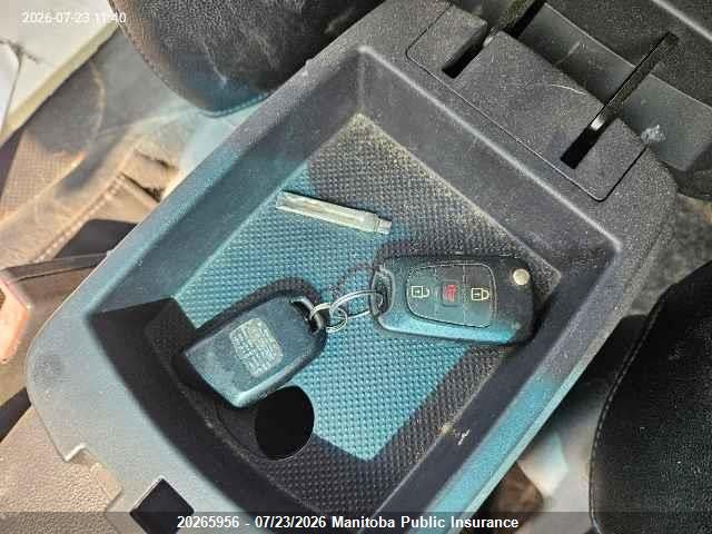 20265956 :رقم المزاد ، KNAHH8C81B7364320 vin ، 2011 Kia Rondo Ex مزاد بيع