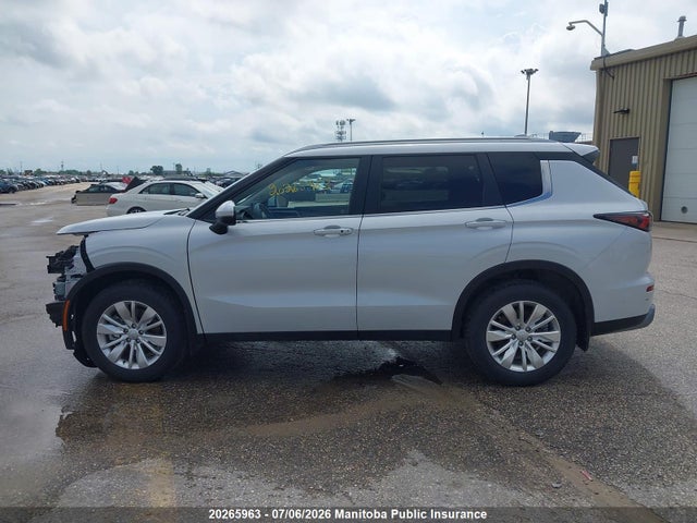 Mitsubishi Outlander Se 2025 JA4J4VA85SZ621544 Image 14