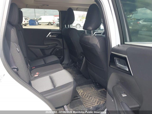 Mitsubishi Outlander Se 2025 JA4J4VA85SZ621544 Image 8