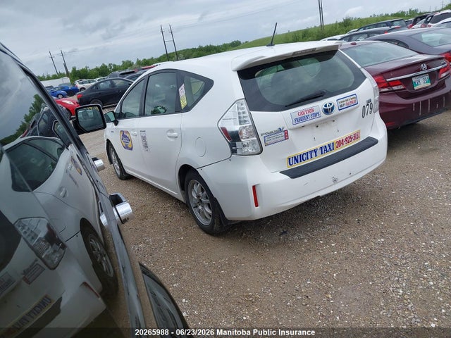 Toyota PRIUS V 2014 JTDZN3EU2E3311389 Image 3