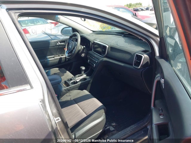 Продажа на аукционе авто 2021 Kia Sportage Lx, vin: KNDPM3AC3M7930811, номер лота: 20266142