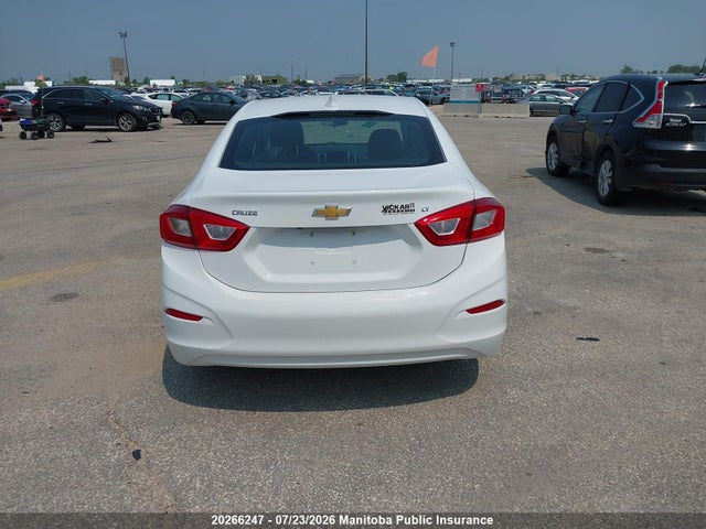 20266247 :رقم المزاد ، 1G1BE5SM0J7226676 vin ، 2018 Chevrolet Cruze Lt Turbo مزاد بيع