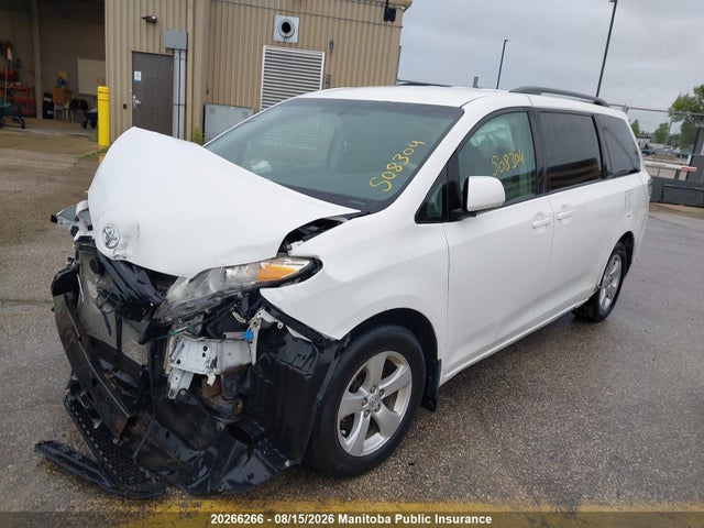 Toyota Sienna Le V6 2014 5TDKK3DC0ES486175 Image 2