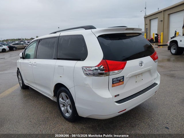 Toyota Sienna Le V6 2014 5TDKK3DC0ES486175 Image 3