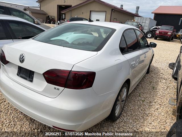 20266293 :رقم المزاد ، 3VWDX7AJ1BM080032 vin ، 2011 Volkswagen Jetta 2.5 مزاد بيع