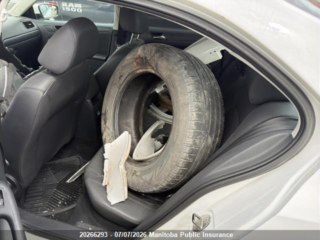 20266293 :رقم المزاد ، 3VWDX7AJ1BM080032 vin ، 2011 Volkswagen Jetta 2.5 مزاد بيع