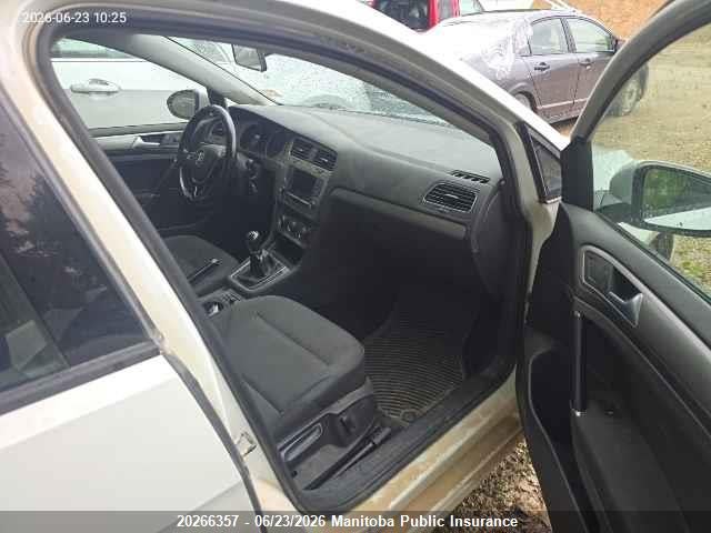 20266357 :رقم المزاد ، 3VW117AU2GM054657 vin ، 2016 Volkswagen Golf 1.8 Tsi مزاد بيع
