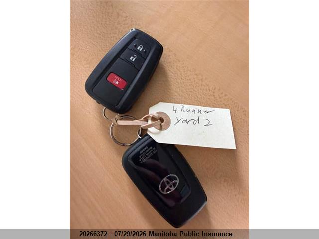 Продажа на аукционе авто 2024 Toyota 4runner V6, vin: JTERU5JR7R6304969, номер лота: 20266372