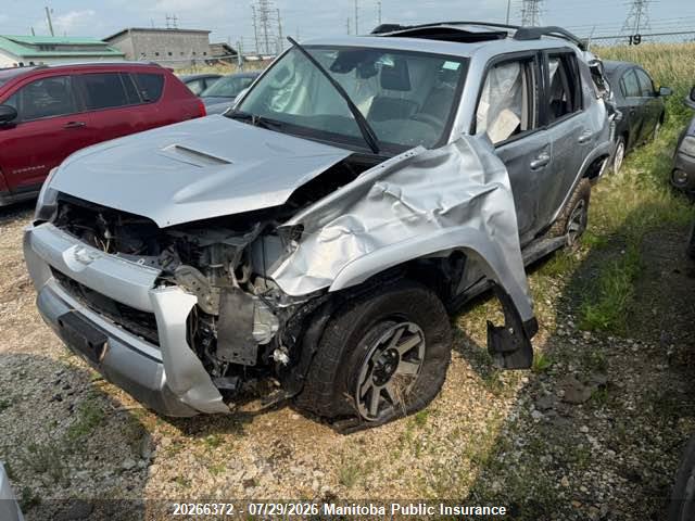 Продажа на аукционе авто 2024 Toyota 4runner V6, vin: JTERU5JR7R6304969, номер лота: 20266372