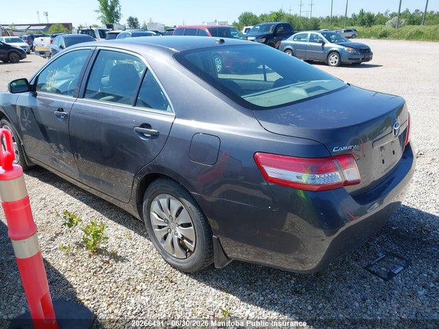 20266491 :رقم المزاد ، 4T1BF3EK0BU666804 vin ، 2011 Toyota Camry Le مزاد بيع