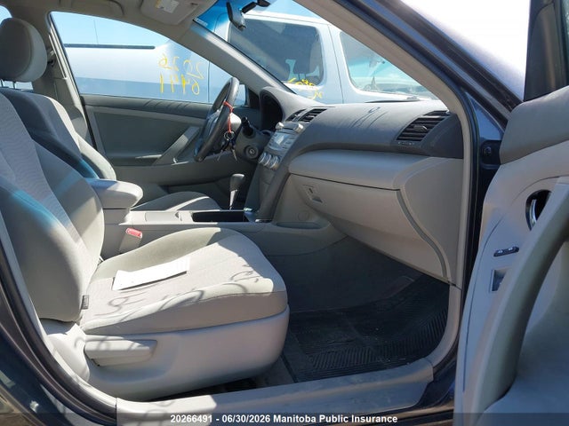 20266491 :رقم المزاد ، 4T1BF3EK0BU666804 vin ، 2011 Toyota Camry Le مزاد بيع