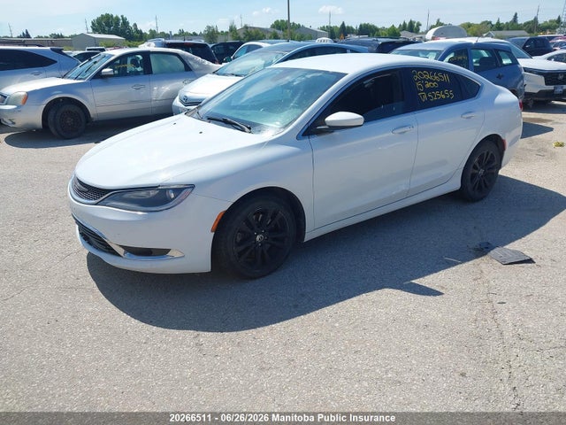 Chrysler 200 Limited V6 2015 1C3CCCAG7FN525655 Image 2