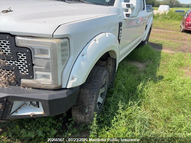 2017 Ford F350 Sd Platinum Crew Cab მანქანა იყიდება აუქციონზე, vin: 1FT8W3BT9HEE39013, აუქციონის ნომერი: 20266567