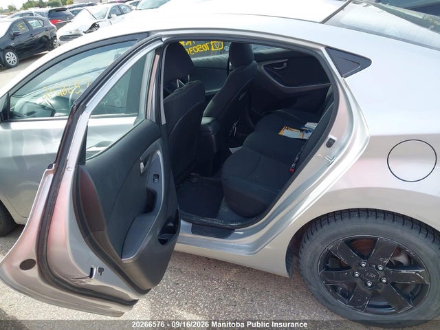 Hyundai ELANTRA GL 2016 5NPDH4AE3GH705030 Image 8