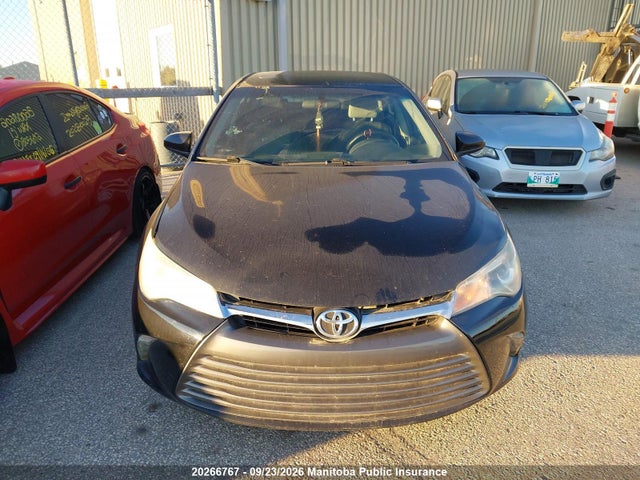 2015 Toyota Camry Le Hybrid მანქანა იყიდება აუქციონზე, vin: 4T1BD1FK2FU172037, აუქციონის ნომერი: 20266767