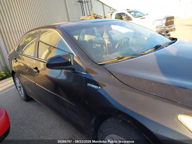 2015 Toyota Camry Le Hybrid მანქანა იყიდება აუქციონზე, vin: 4T1BD1FK2FU172037, აუქციონის ნომერი: 20266767
