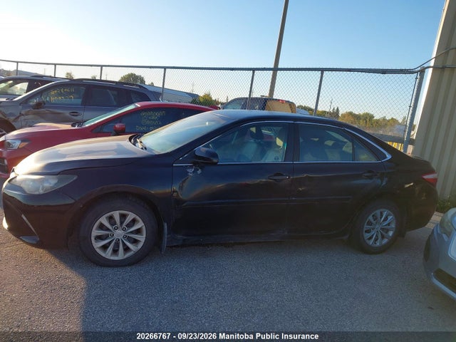2015 Toyota Camry Le Hybrid მანქანა იყიდება აუქციონზე, vin: 4T1BD1FK2FU172037, აუქციონის ნომერი: 20266767