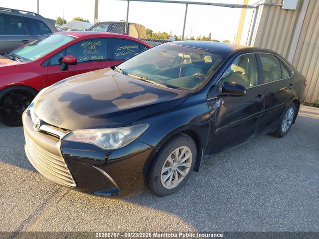 2015 Toyota Camry Le Hybrid მანქანა იყიდება აუქციონზე, vin: 4T1BD1FK2FU172037, აუქციონის ნომერი: 20266767