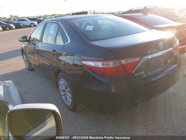 2015 Toyota Camry Le Hybrid მანქანა იყიდება აუქციონზე, vin: 4T1BD1FK2FU172037, აუქციონის ნომერი: 20266767