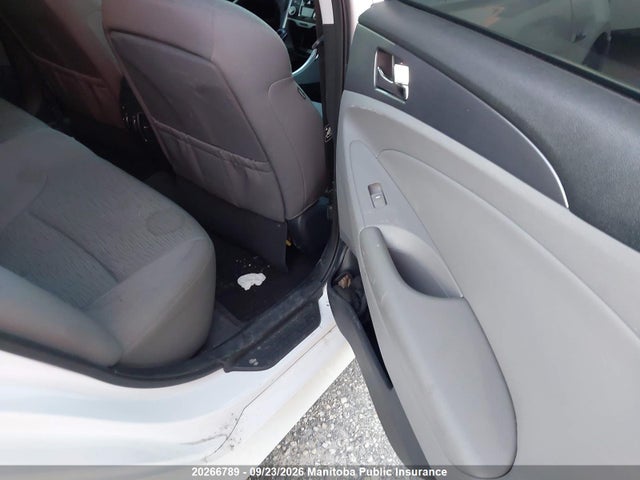 2015 Hyundai Sonata Limited Hybrid მანქანა იყიდება აუქციონზე, vin: KMHEC4A49FA135952, აუქციონის ნომერი: 20266789
