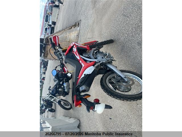 20266795 :رقم المزاد ، MLHMD4421J5100862 vin ، 2018 Honda Crf 250l مزاد بيع
