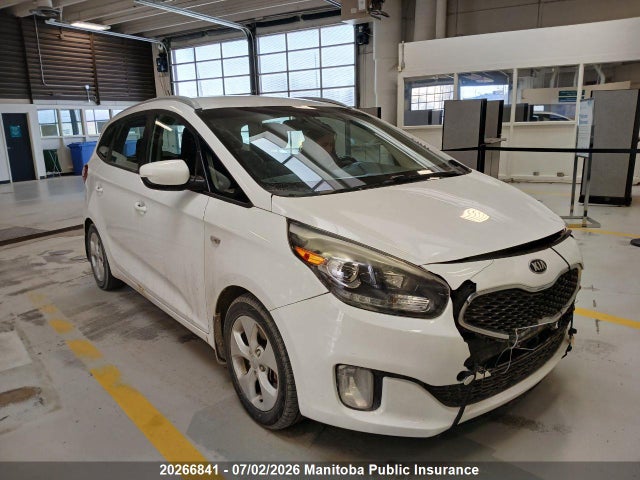 KIA Rondo Lx 2014 KNAHT8A34E7021723 Image 3
