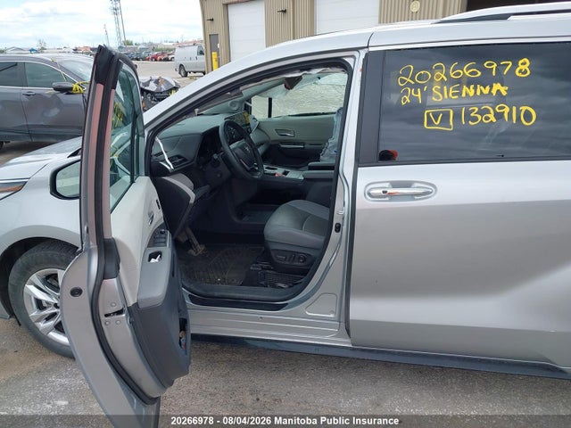 20266978 :رقم المزاد ، 5TDGSKFC6RS132910 vin ، 2024 Toyota Sienna Limited Hybrid مزاد بيع