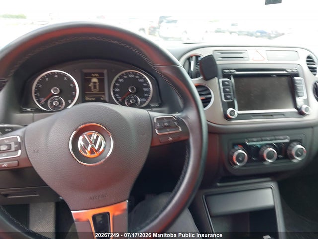 2011 Volkswagen Tiguan 2.0 Tsi მანქანა იყიდება აუქციონზე, vin: WVGBV7AXXBW000677, აუქციონის ნომერი: 20267249