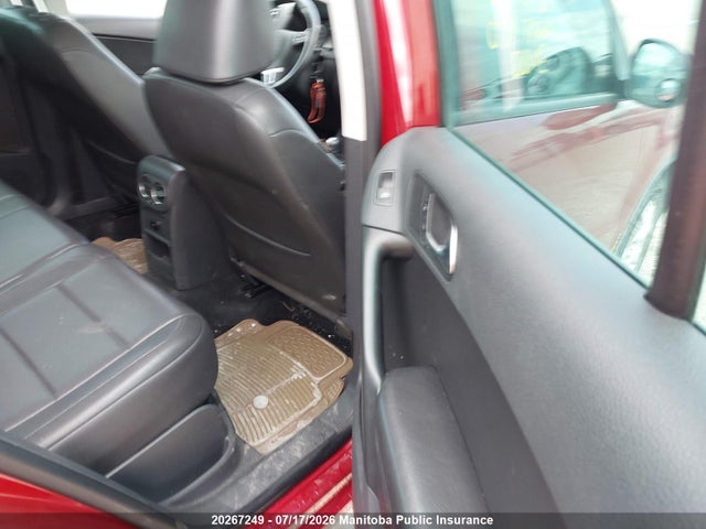 2011 Volkswagen Tiguan 2.0 Tsi მანქანა იყიდება აუქციონზე, vin: WVGBV7AXXBW000677, აუქციონის ნომერი: 20267249