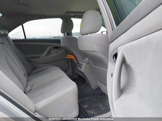 20267271 :رقم المزاد ، 4T1BB3EK1BU126924 vin ، 2011 Toyota Camry Hybrid مزاد بيع