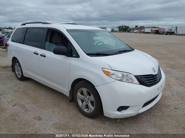 2015 Toyota Sienna Se V6 მანქანა იყიდება აუქციონზე, vin: 5TDZK3DC8FS590011, აუქციონის ნომერი: 20267311