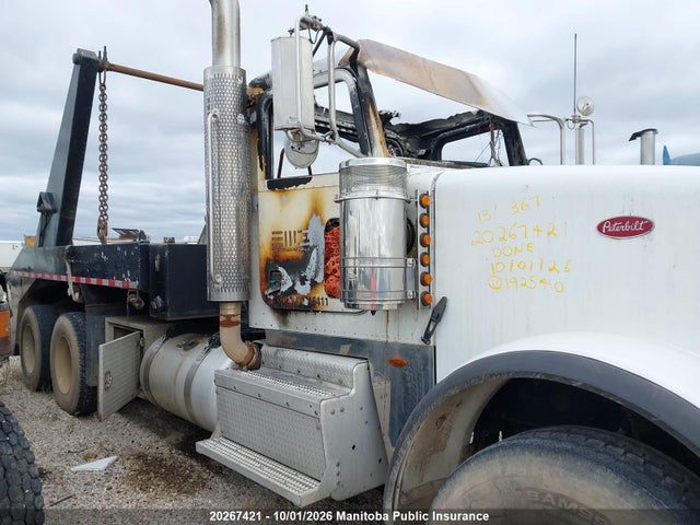 20267421 :رقم المزاد ، 1NPTL40X2DD192540 vin ، 2013 Peterbilt 367 مزاد بيع