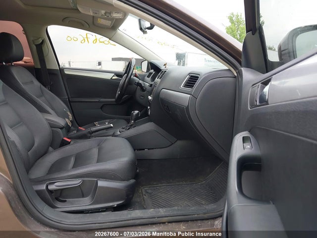 2011 Volkswagen Jetta 2.5 მანქანა იყიდება აუქციონზე, vin: 3VWLX7AJ3BM008275, აუქციონის ნომერი: 20267600