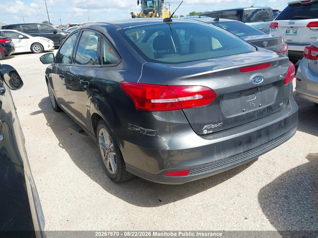 Ford FOCUS SE 2017 1FADP3F24HL233712 Image 3