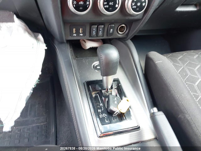 JA4AJ4AWXLU605078 Mitsubishi RVR SE