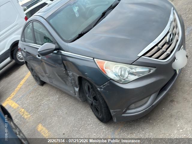 2011 Hyundai Sonata Se მანქანა იყიდება აუქციონზე, vin: 5NPEB4AC5BH261422, აუქციონის ნომერი: 20267934