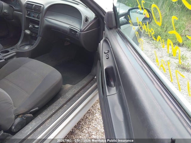 20267983 :رقم المزاد ، 1FAFP40431F242026 vin ، 2001 Ford Mustang مزاد بيع