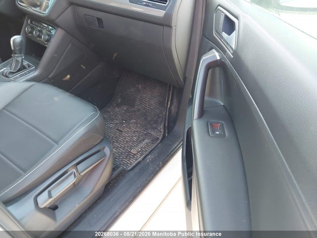 20268036 :رقم المزاد ، 3VV2B7AX3MM042979 vin ، 2021 Volkswagen Tiguan United 2.0 Tsi مزاد بيع