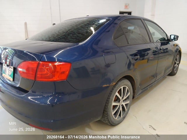 2011 Volkswagen Jetta 2.0 მანქანა იყიდება აუქციონზე, vin: 3VWDK7AJ4BM332922, აუქციონის ნომერი: 20268164