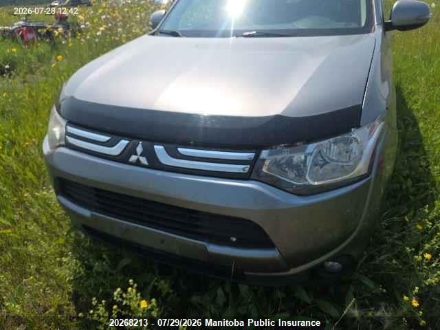 JA4JZ3AX0EZ606824 Mitsubishi Outlander Se
