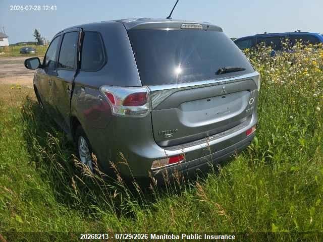 JA4JZ3AX0EZ606824 Mitsubishi Outlander Se