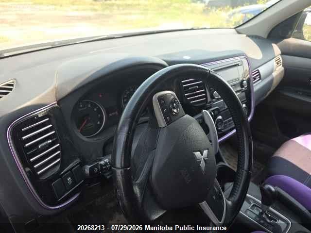 JA4JZ3AX0EZ606824 Mitsubishi Outlander Se