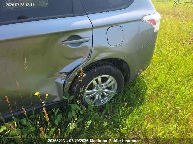 JA4JZ3AX0EZ606824 Mitsubishi Outlander Se