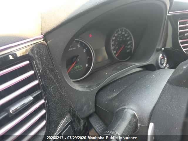 JA4JZ3AX0EZ606824 Mitsubishi Outlander Se