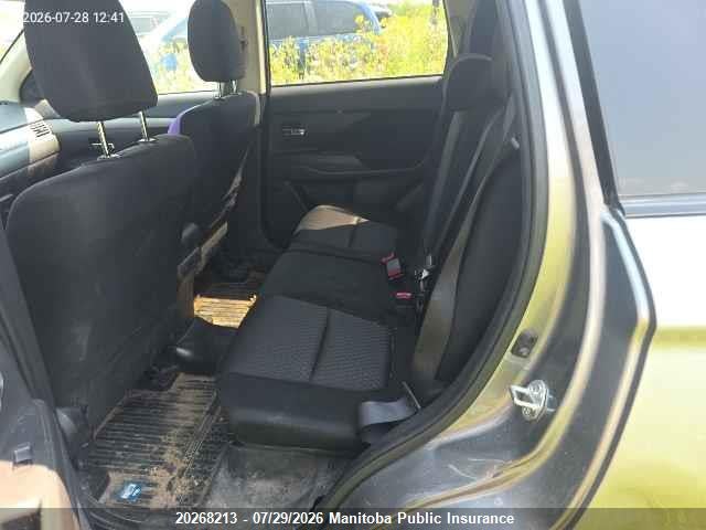 JA4JZ3AX0EZ606824 Mitsubishi Outlander Se