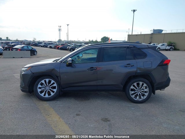 2T3R1RFV1RC418573 Toyota Rav4 Xle