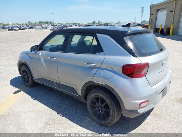 Hyundai Venue Essential 2021 KMHRB8A35MU109797 Image 3
