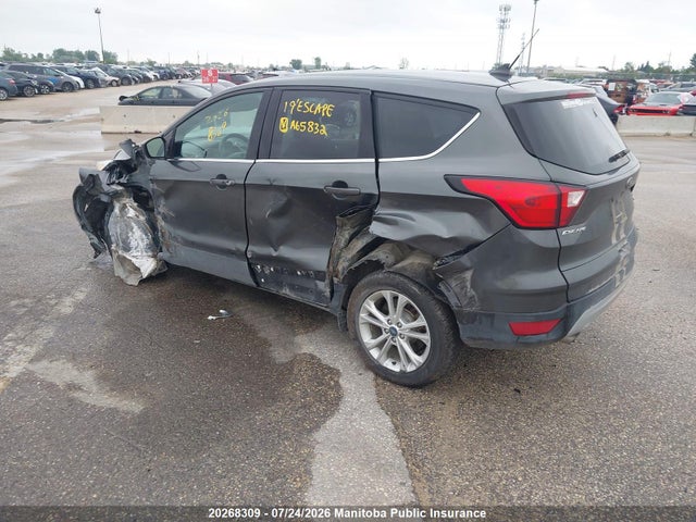 Ford ESCAPE SE 2019 1FMCU9GD8KUA65832 Image 3