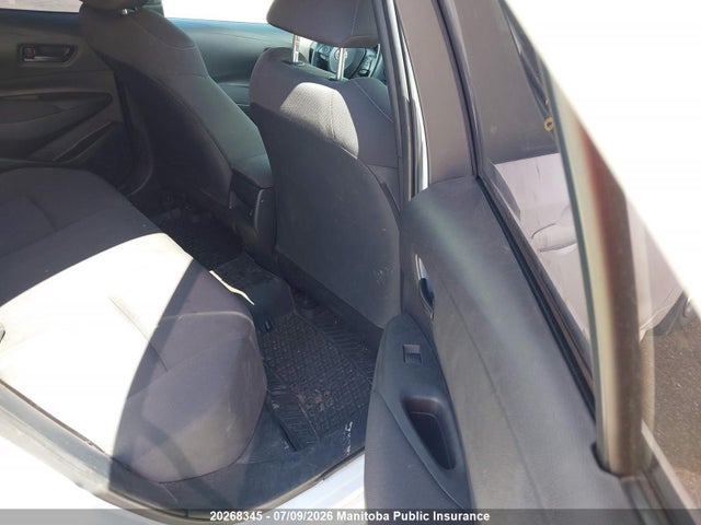 5YFBPMBE5NP309979 Toyota COROLLA LE